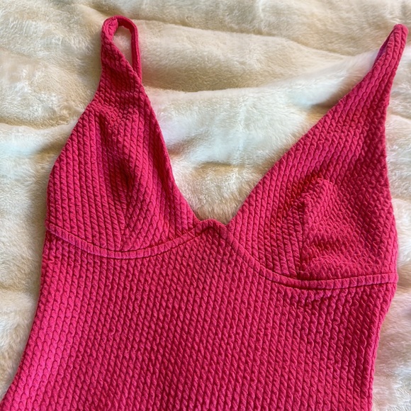 Hot Pink bodysuit - Picture 2 of 4
